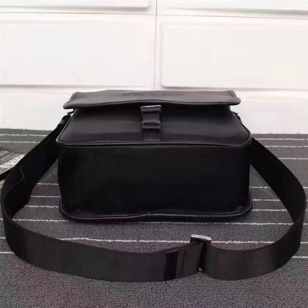 プラダバッグ内部構造